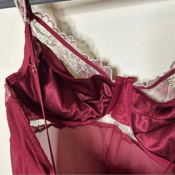 Auden Burgundy Chemise with Underwire and Push Up Padding Size Medium - Picture 4 of 6